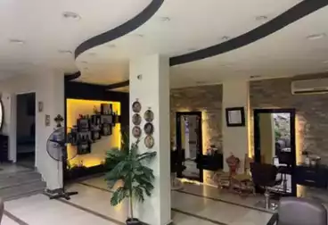 Showroom For sale
