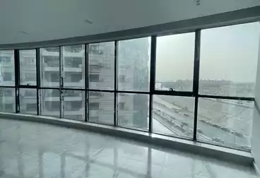 مكاتب للإيجار - 3 غرف - بالدور 1