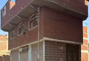 Building For sale - 4 rooms