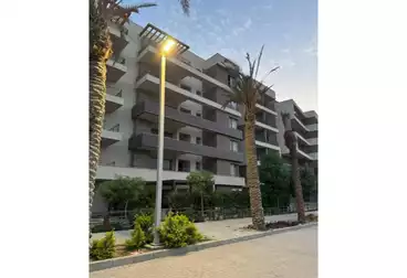 شقق للبيع - 7 غرف - بالدور 4