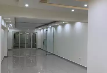 مقر إداري للإيجار - 4 غرف - بالدور 3