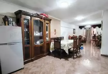 Furnished Apartment For sale - 3 rooms - floor 5