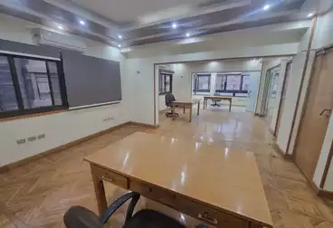 Administrative For rent - 7 rooms - floor 4