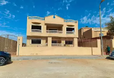فلل للبيع - 12 غرف