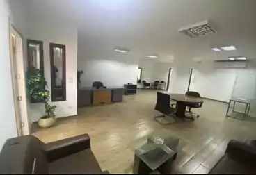 Administrative For rent - 3 rooms - floor 3
