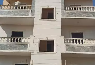 شقق للبيع - 3 غرف - بالدور 0