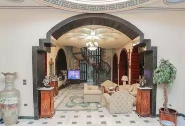 قصر للبيع - 8 غرف