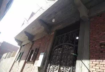 Building For sale - 4 rooms