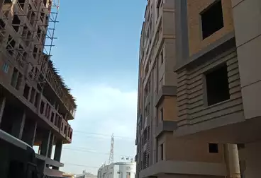 شقق للبيع - 3 غرف - بالدور 7