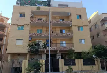 دوبلكس للبيع - 5 غرف - بالدور 0