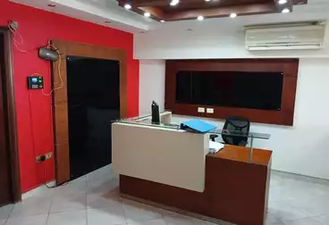 مقر إداري للإيجار - 4 غرف - بالدور 8