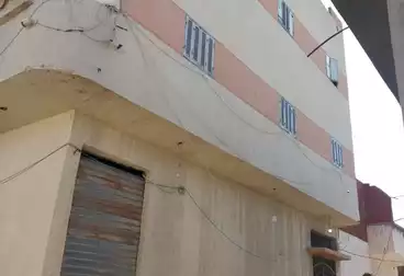 Building For sale - 4 rooms