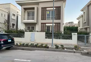 فيلا منفصلة للإيجار - 5 غرف