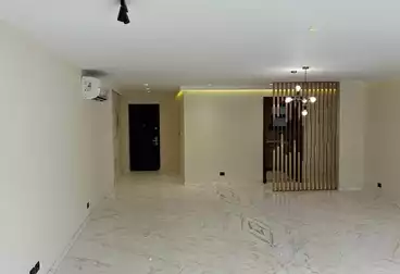 ستوديو بحديقة للبيع - 1 غرف - بالدور 0