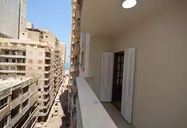Apartments For sale - 3 rooms - floor 8