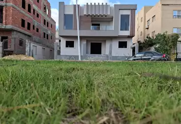 شقق للبيع - 4 غرف - بالدور 1