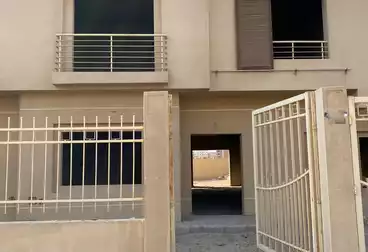 تاون هاوس للبيع - 4 غرف