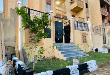 Building For sale - 3 rooms