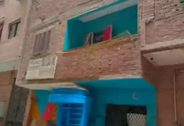Building For sale - 5 rooms