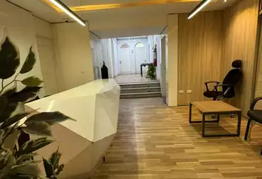 إداري للإيجار - 6 غرف - بالدور 4