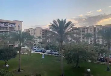 Apartments For sale - 4 rooms - floor 2