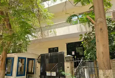 مبنى إداري للإيجار - 10 غرف