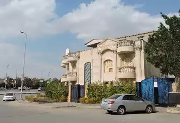فلل للإيجار - 12 غرف
