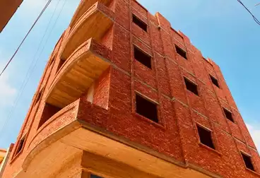Building For sale - 4 rooms