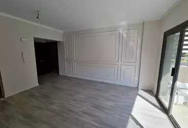 Apartments For sale - 2 rooms - floor 1