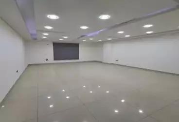 مكاتب للإيجار - 4 غرف - بالدور 2