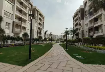 شقق مفروشة للبيع - 2 غرف - بالدور 2