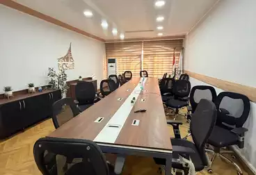 مكاتب للإيجار - 4 غرف - بالدور 6