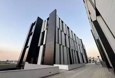 مكاتب للإيجار - 2 غرف - بالدور 3