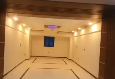 شقق للبيع - 3 غرف - بالدور 1