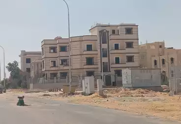 فلل للبيع - 8 غرف