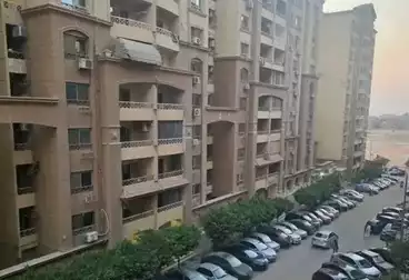 شقق للبيع - 3 غرف - بالدور 0