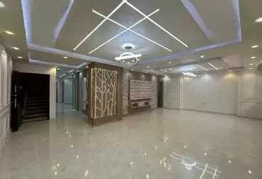 شقق للبيع - 3 غرف - بالدور 1