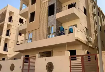 شقق للبيع - 3 غرف - بالدور 0