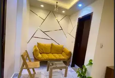 شاليه بحديقة للإيجار - 2 غرف - بالدور 0