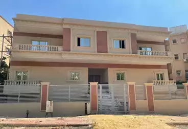 شقق للبيع - 4 غرف - بالدور 1