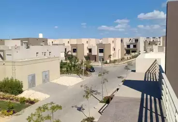 تاون هاوس للبيع - 4 غرف