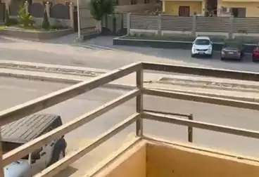 شقة بحديقة للبيع - 3 غرف - بالدور 1