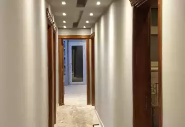 شقق للإيجار - 4 غرف - بالدور 0