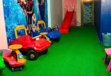شقة بحديقة للبيع - 3 غرف - بالدور 0