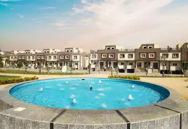 شقة بحديقة للبيع - 4 غرف - بالدور 0