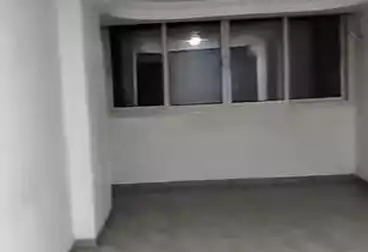 شقق للبيع - 3 غرف - بالدور 1