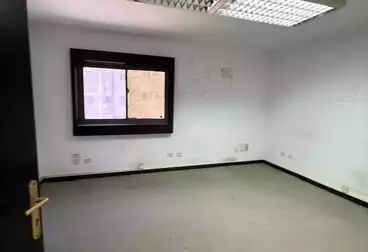 عقارات للإيجار - 50 غرف