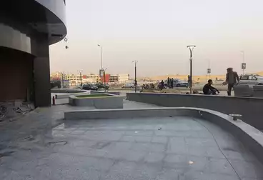 تجاري للإيجار - بالدور 0