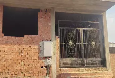 Building For sale - 4 rooms