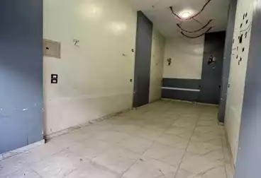 محلات للبيع - بالدور 0